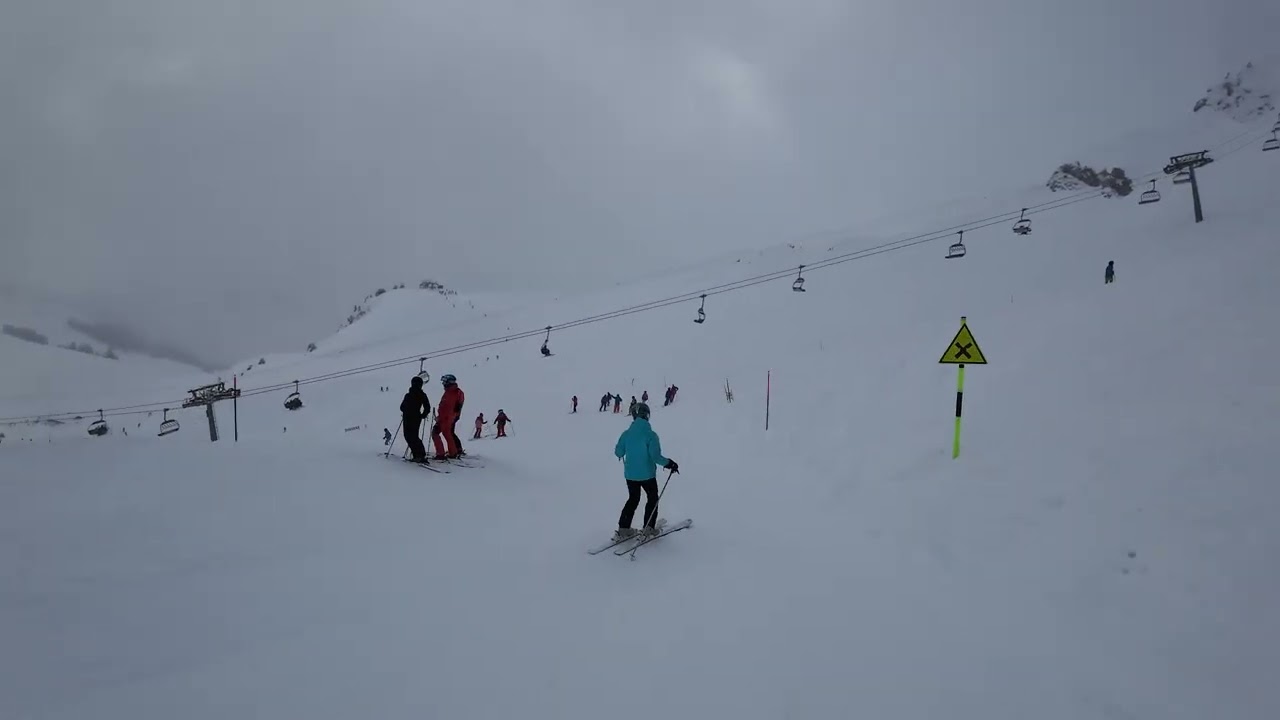 Struggling Down Grande Conche Black in Champery (+ bonus natural halfpipe)