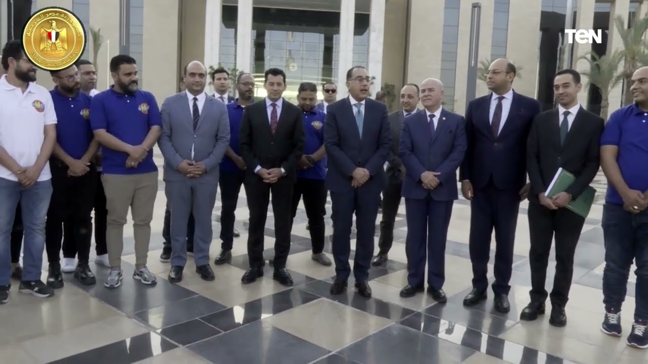 رئيس الوزراء يستقبل شباب حفل إفطار 15 رمضان فى المطرية