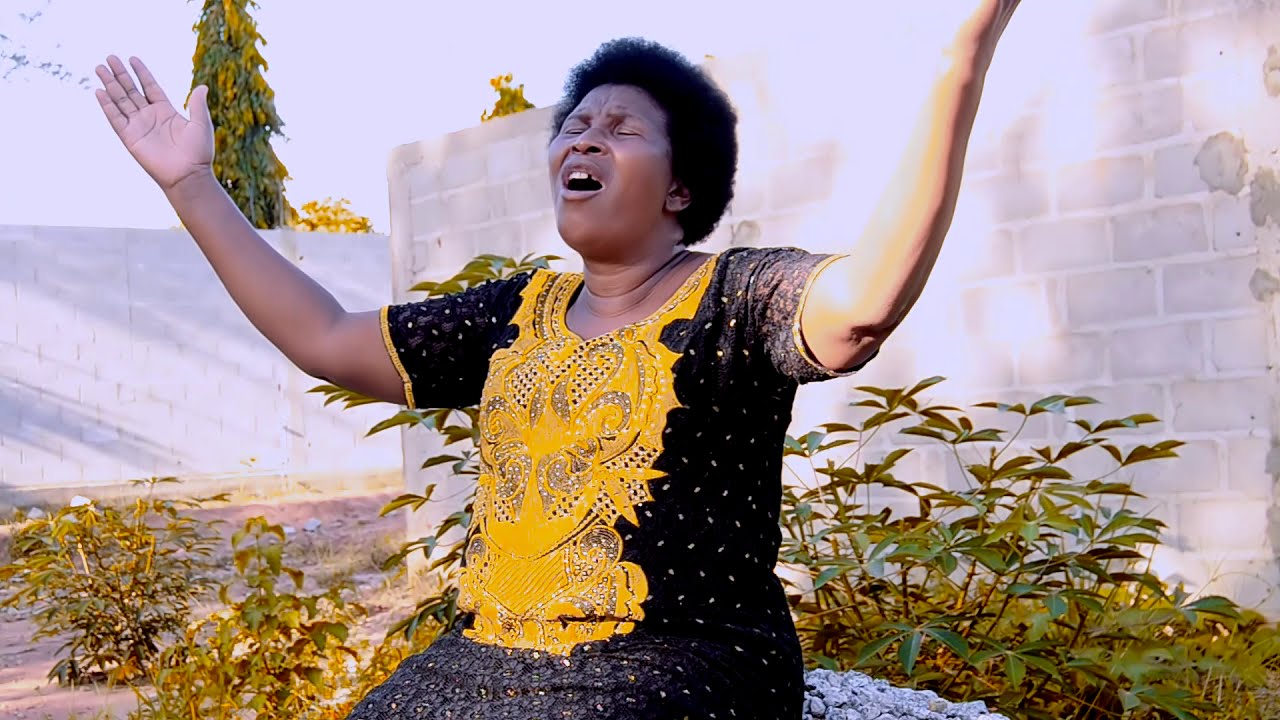 Mama Zefa Kamuendo tikuwona by miteko videos