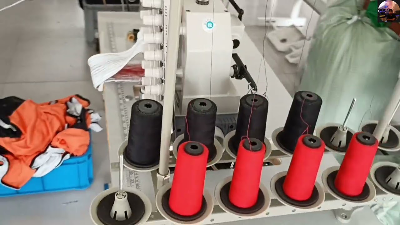 Siruba VC008, Multi-needle smocking, gartering brand new sewingmachine.