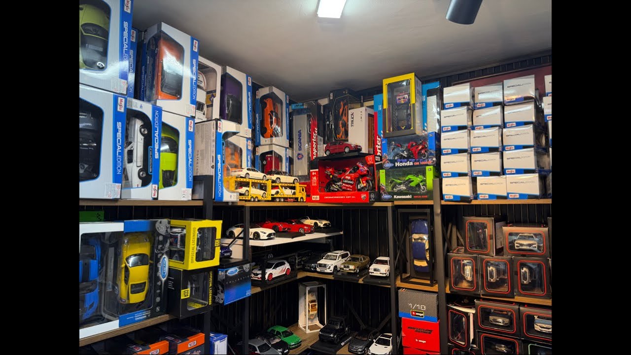 Hakanom Online Canlı Mezat 1/18 1/24 Die Cast model araba ve motorlar. Ara&ccedil; koleksiyonerleri i&ccedil;eri !