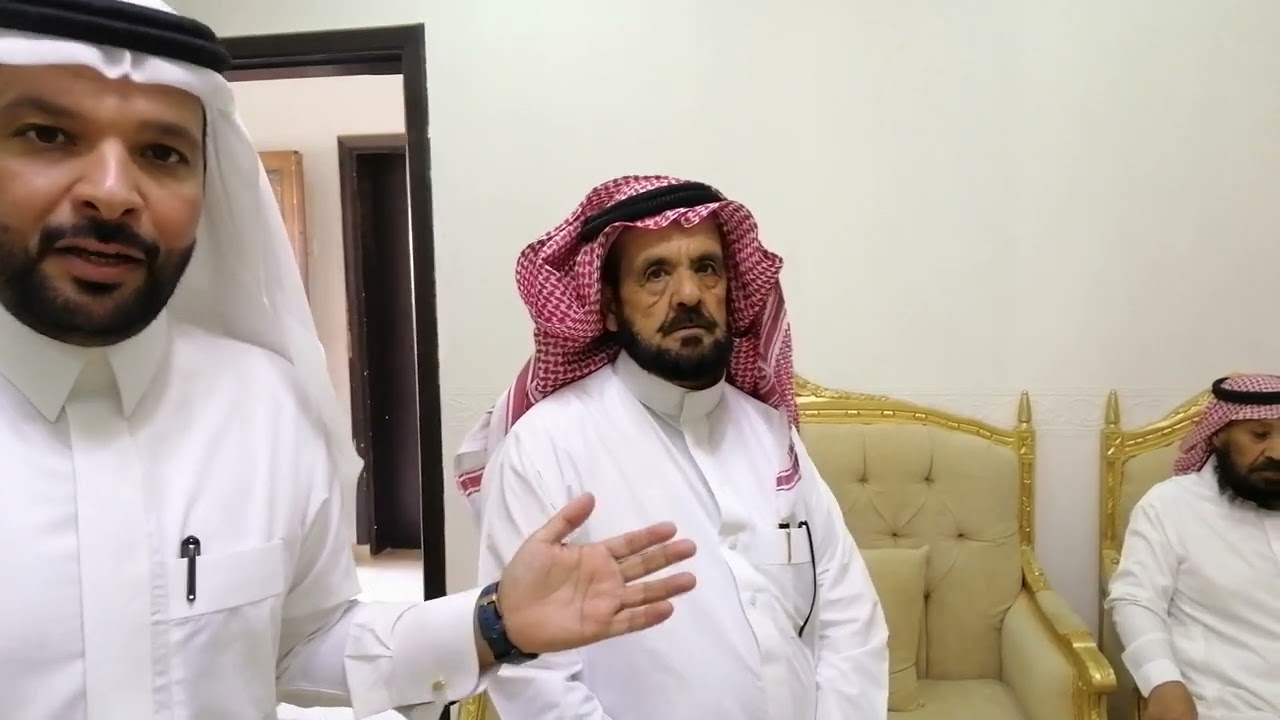 استقبل شاعر معالم عبس ذويب الخياري ضيوفه الكرام صالح مرضى من دولة قطر وضيوفه الكرام بديوانه بالقصيم