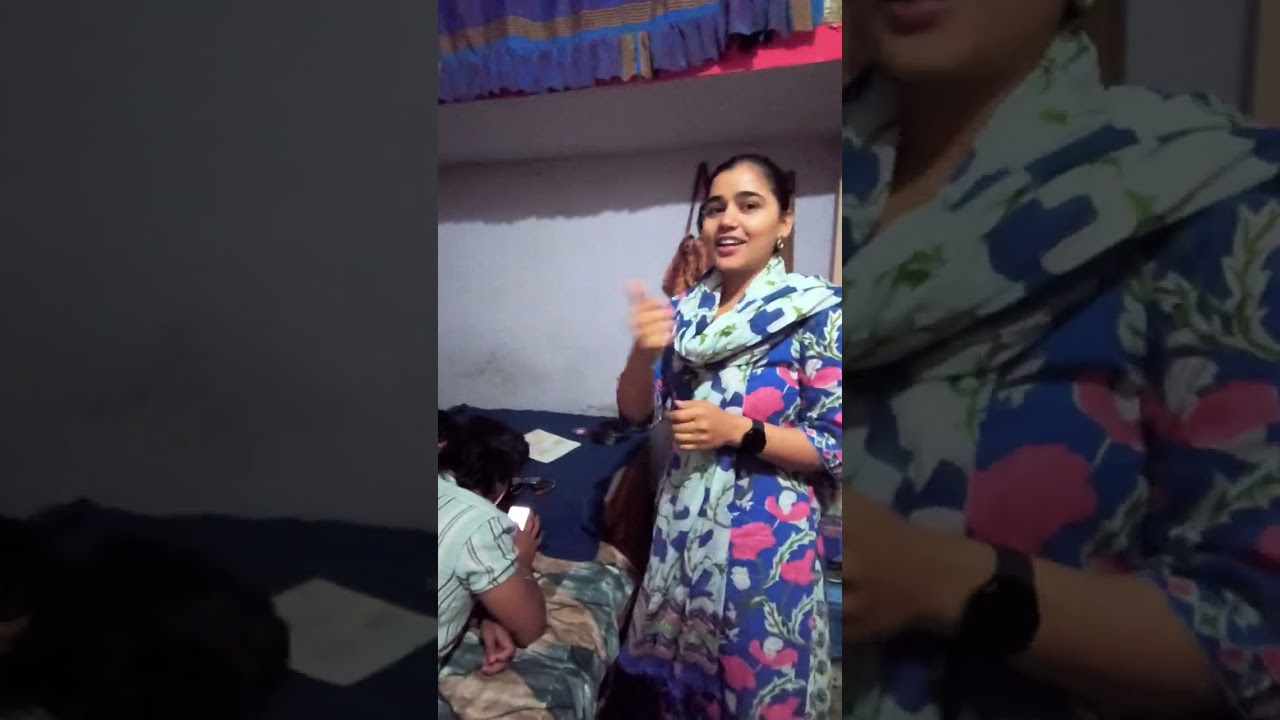 Kissi kya hota hai aur kiss kya hota hai dekho Shivam kaise bata raha hai 😁😁🤣🤣