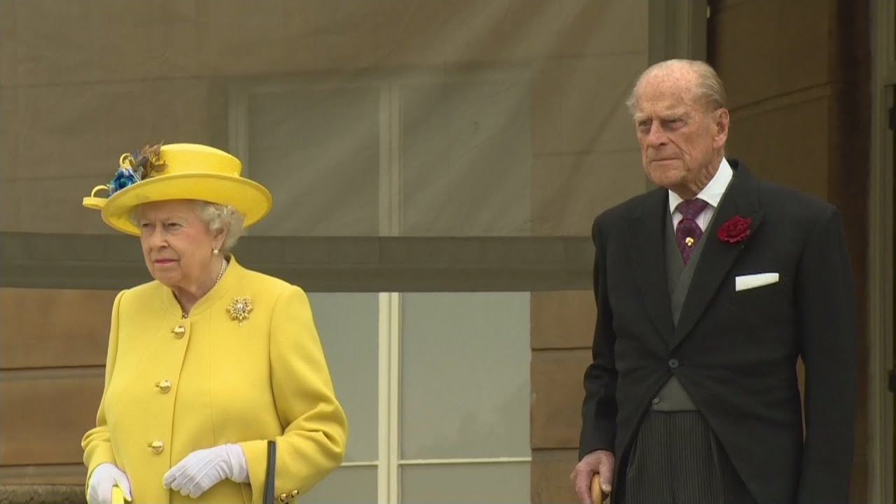 One minute silence observed by Queen at Buckingham Palace