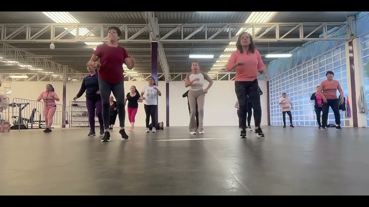 Dama de hierro | CUMBIA| ZUMBA CON ROYCE 