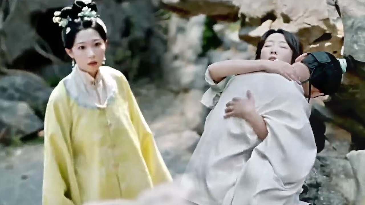 新婦剛進門撞見丈夫與小三在花園苟且，當場手撕狗男女！#出轨#婚姻#爱情