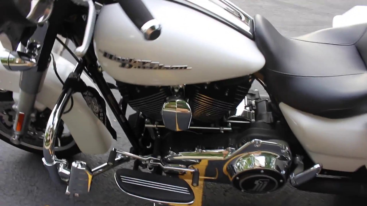 Обзор Harley Davidson Street Glide 2011 года