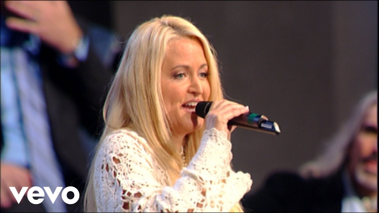 Bill & Gloria Gaither - Down in Bethlehem [Live] ft. Lisa-Daggs
