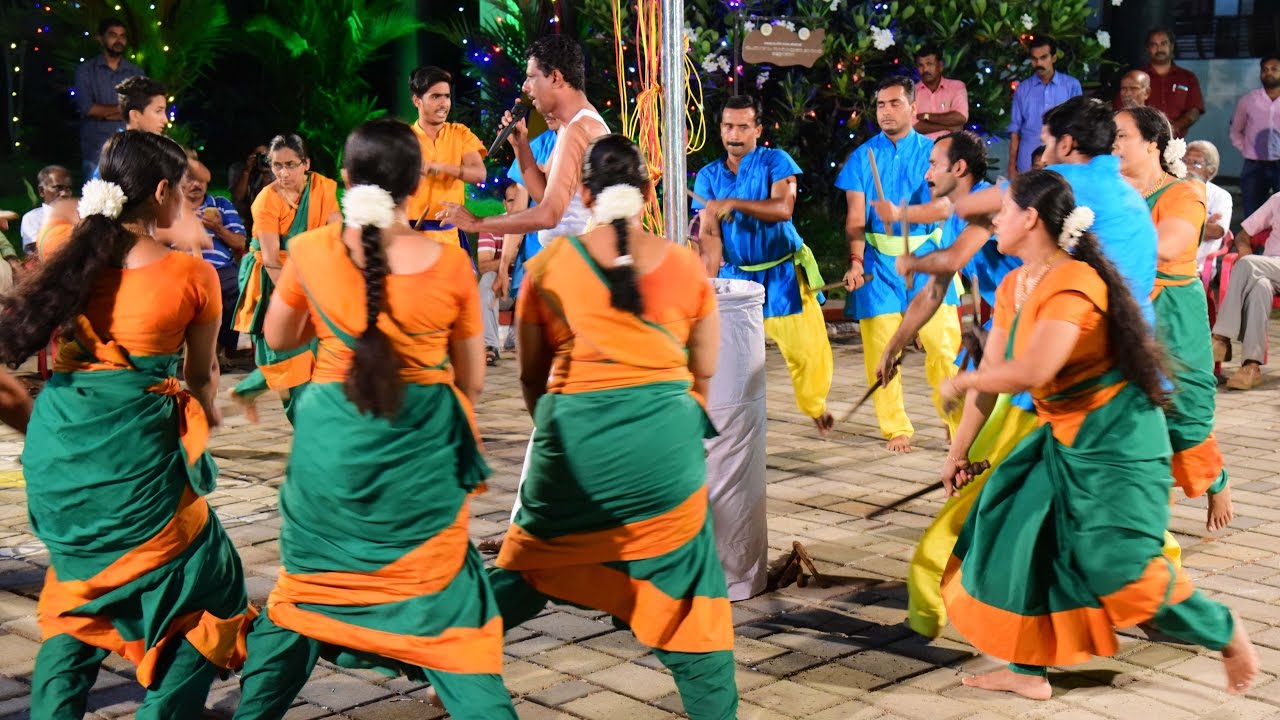 ചടുല വേഗത്തില്‍ പയ്യന്നൂര്‍ കോല്‍കളി   (Payyannur Kolkali )