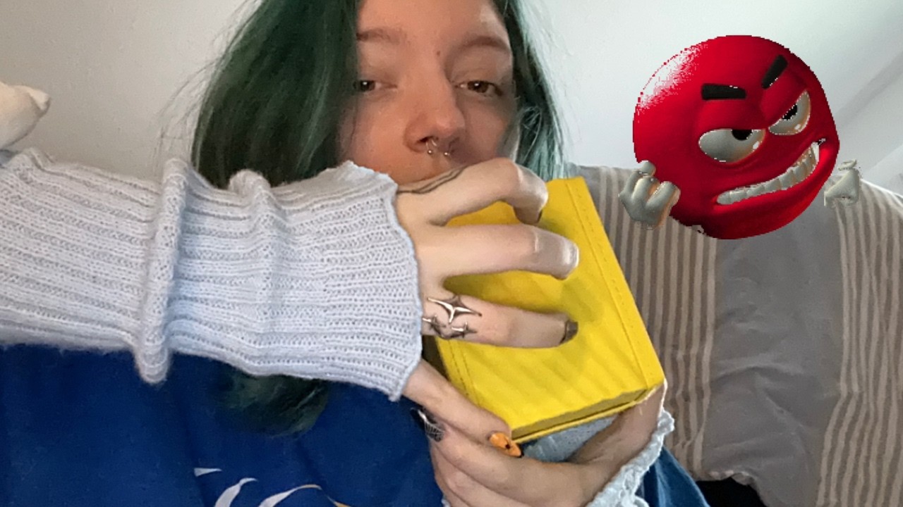 ASMR ragebait anticipatory triggers // will I tap on the items?
