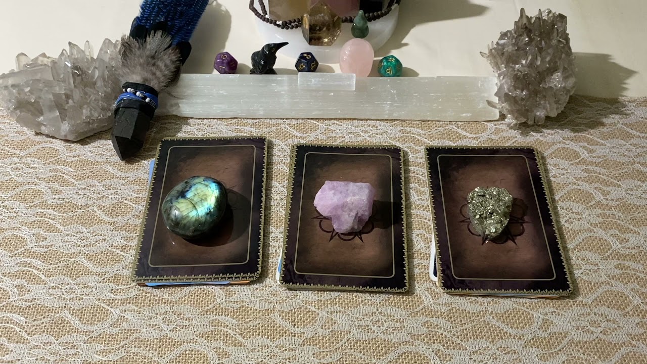 🌷🦚 Pick a Card- What are the synchronicities trying to tell you ? 🦚🌷