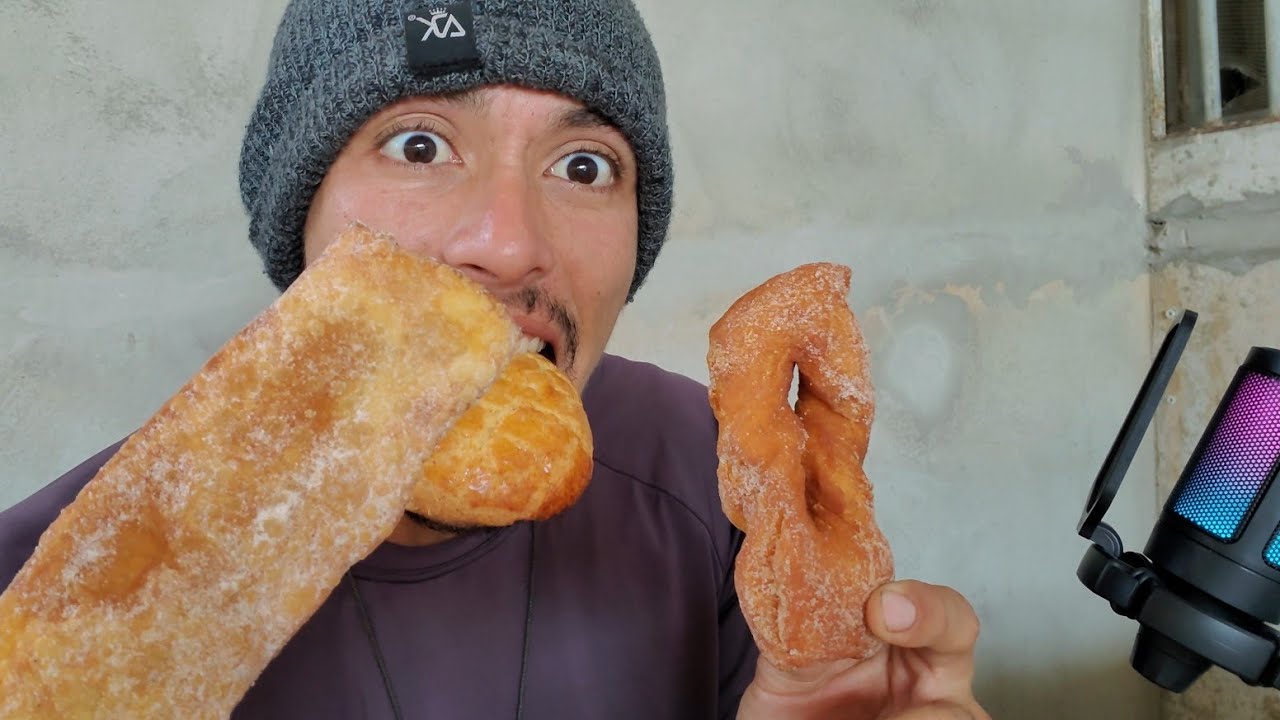 ASMR 🥯 TOMANDO CAFÉ DA MANHÃ no trabalho