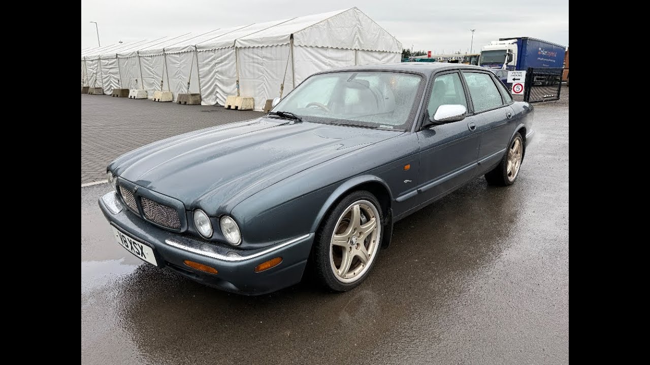 2000 Jaguar XJR V8 Saloon