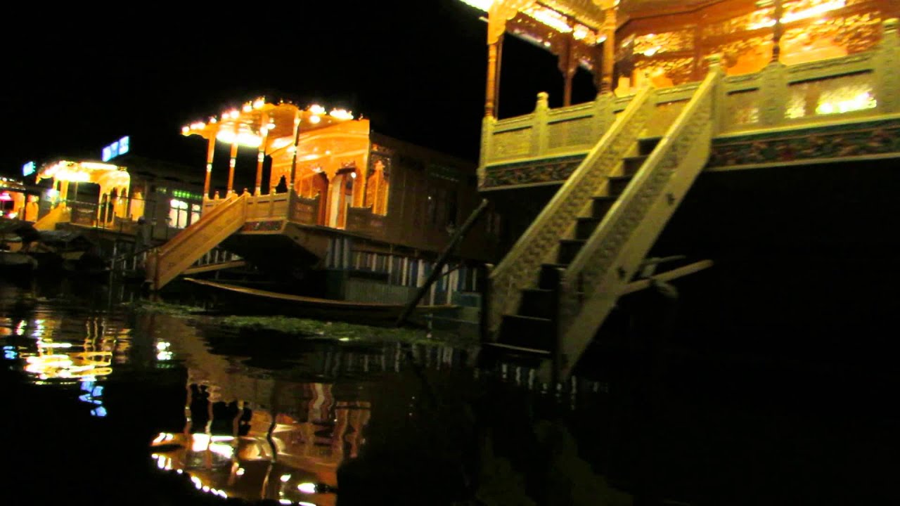 dal lake kashmir at night