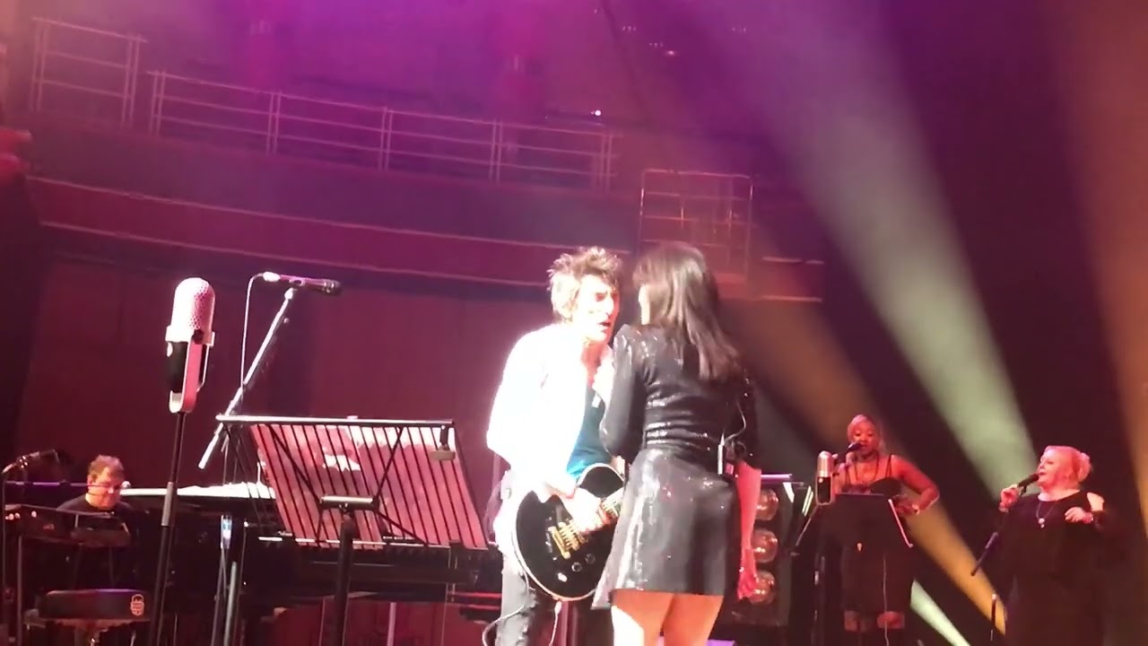 Ronnie Wood and Imelda May - Rock N Roll Music