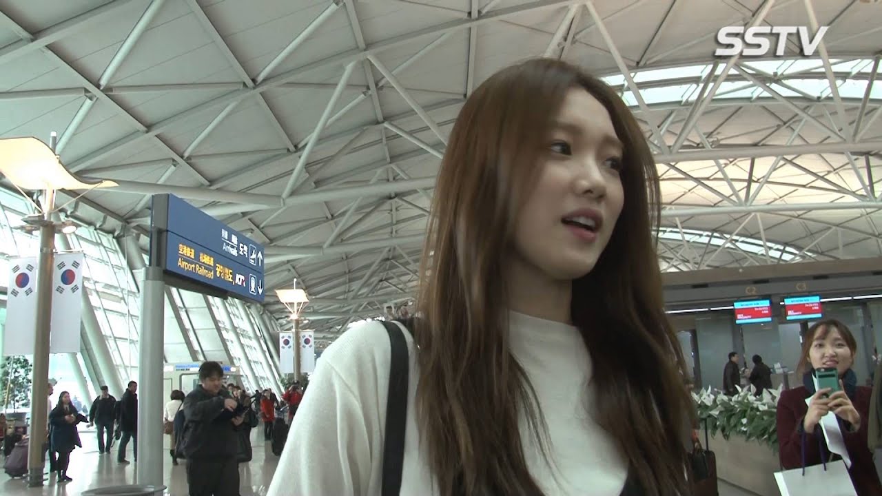 [SSTV] 이성경, 사랑스러운 인형 외모 ‘시선 올킬’ “포상휴가 못가서 아쉬워요”