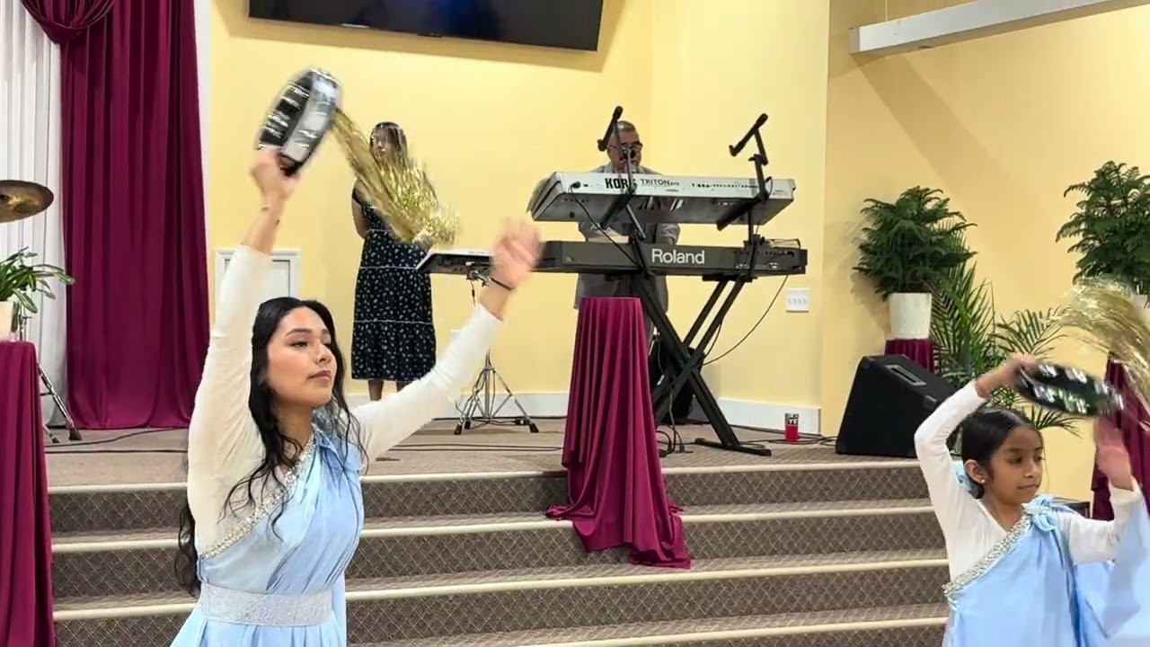 La Voz De  Mi Amado Y otros Cantos Más Con  La  Iglesia Comunidad Hispana 