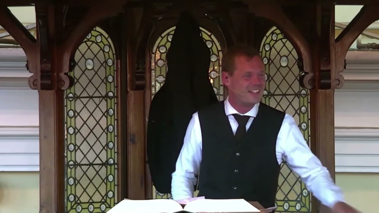 U mag wel van mijn eigen vrouw weten, die is toch niet in de kerk, die heeft heel vroeger..