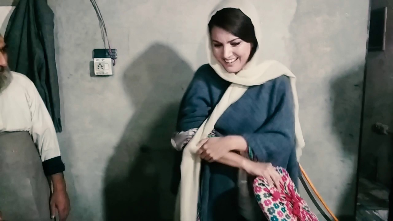 RK makes perfect Gol roti l Reham Khan Official l #MyPakistan