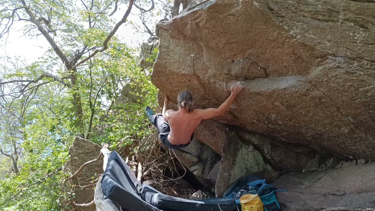 N&auml;sbr&auml;nnan - Kullaberg boulder