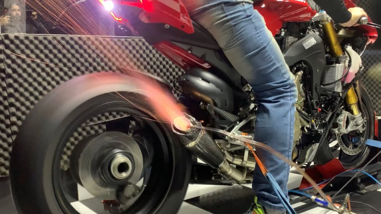 TESTAMOS A POTENCIA DO NOVO ESCAPE DA DUCATI V4S