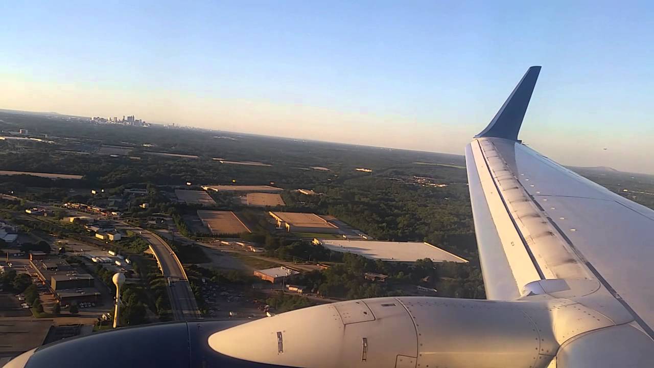 Delta Air Lines 737-700 landing EYW-ATL