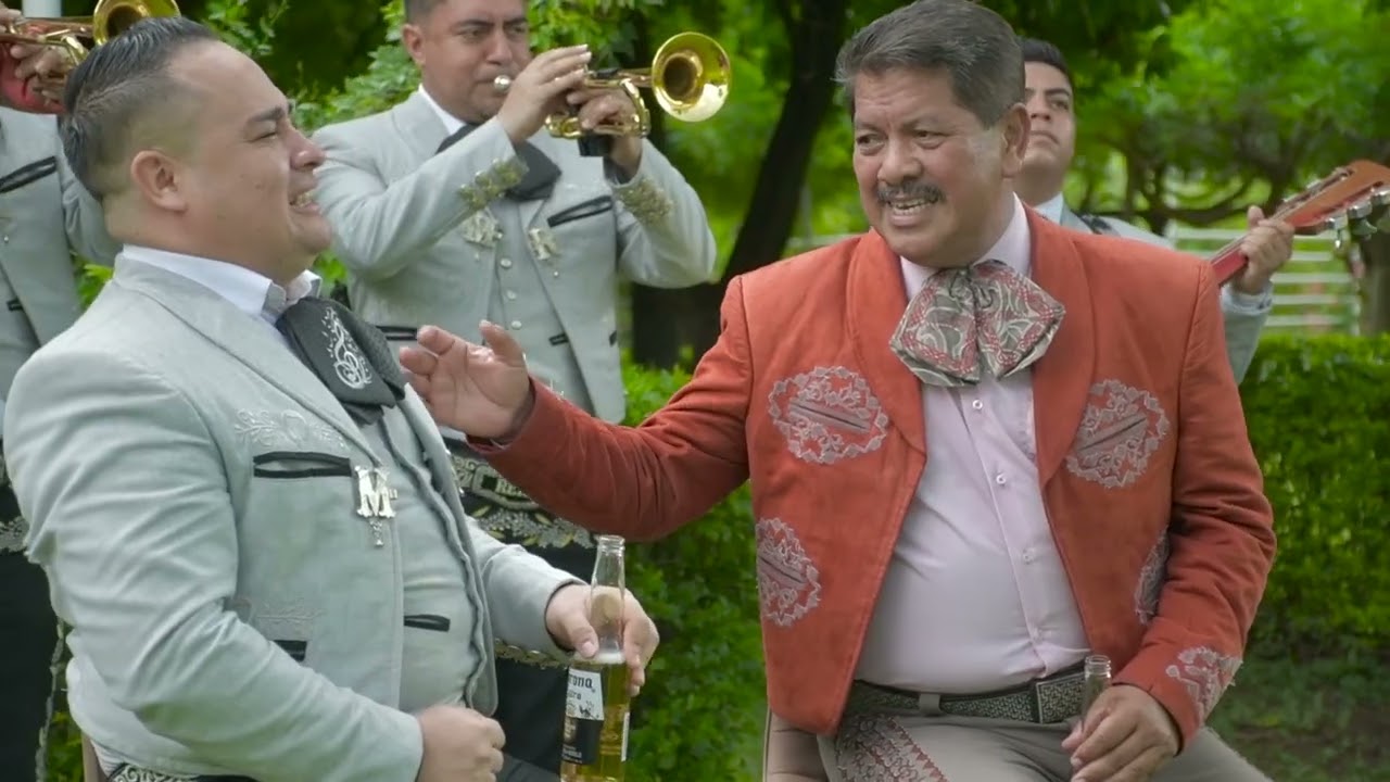 Una Pa' La Sed - Mariachi Real Apatzingán