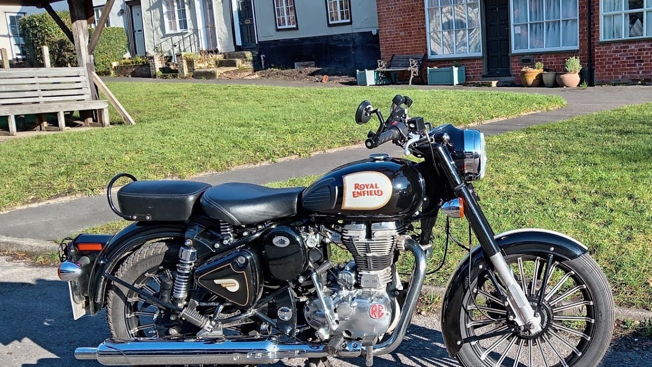 My Classic 500 in the beautiful Suffolk village of Hoxne 😍
