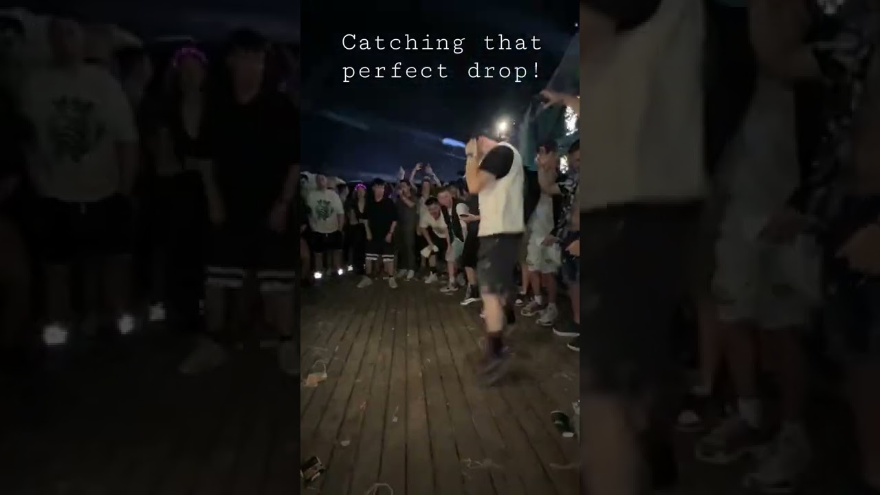 Best shuffle dance while catching the drop! #shuffledance #rave #musicfestival