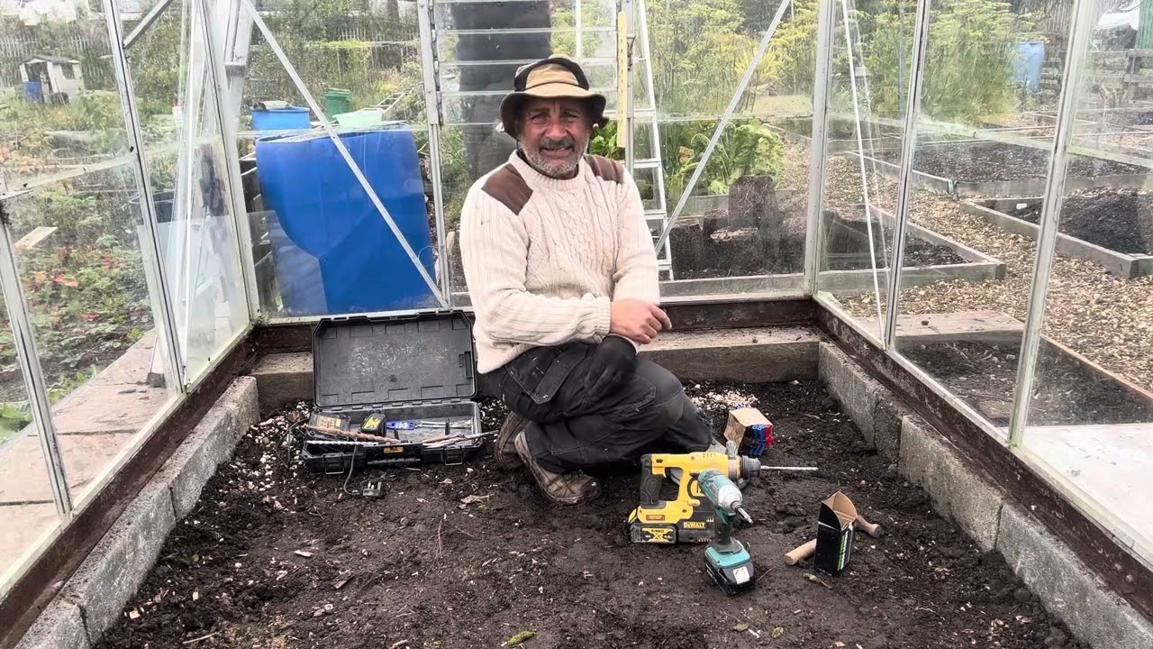 No 133 - How To Dismantle And Relocate A Greenhouse. #allotment