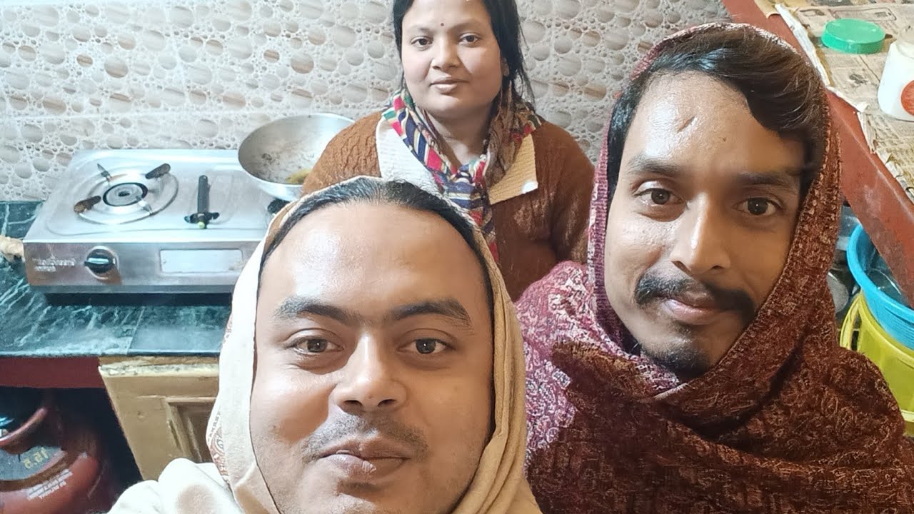এক হেঁসেলে তিন রাঁধুনি, পুড়ে মরলো ফ্যান গালুনি🤣🤣🤣🤣🤭