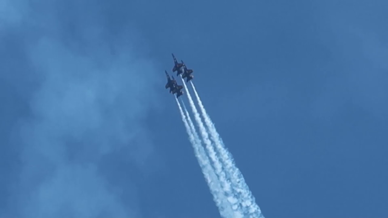 Blue angels aerobatic show, Seattle, Lake Washington 蓝天使特技表演，西雅图，华盛顿湖