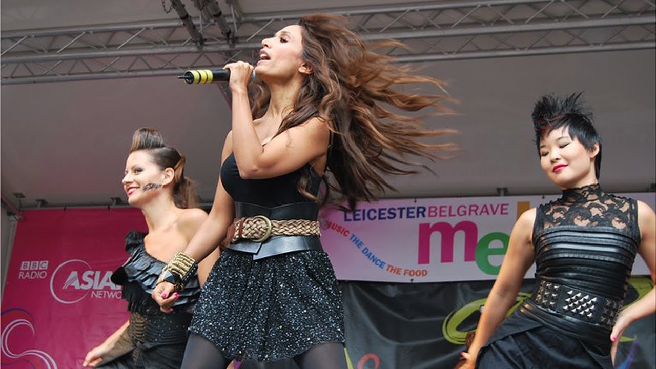 Preeya Kalidas feat. Mumzy Stranger & H Dhami - Live UK Mela Tour