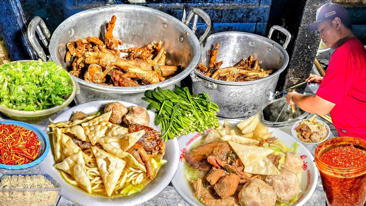 BOLAK BALIK KENA GUSURAN TAPI TETEP BERTAHAN SELAMA 14 TAHUN - Mie Ayam Gajah Mungkur