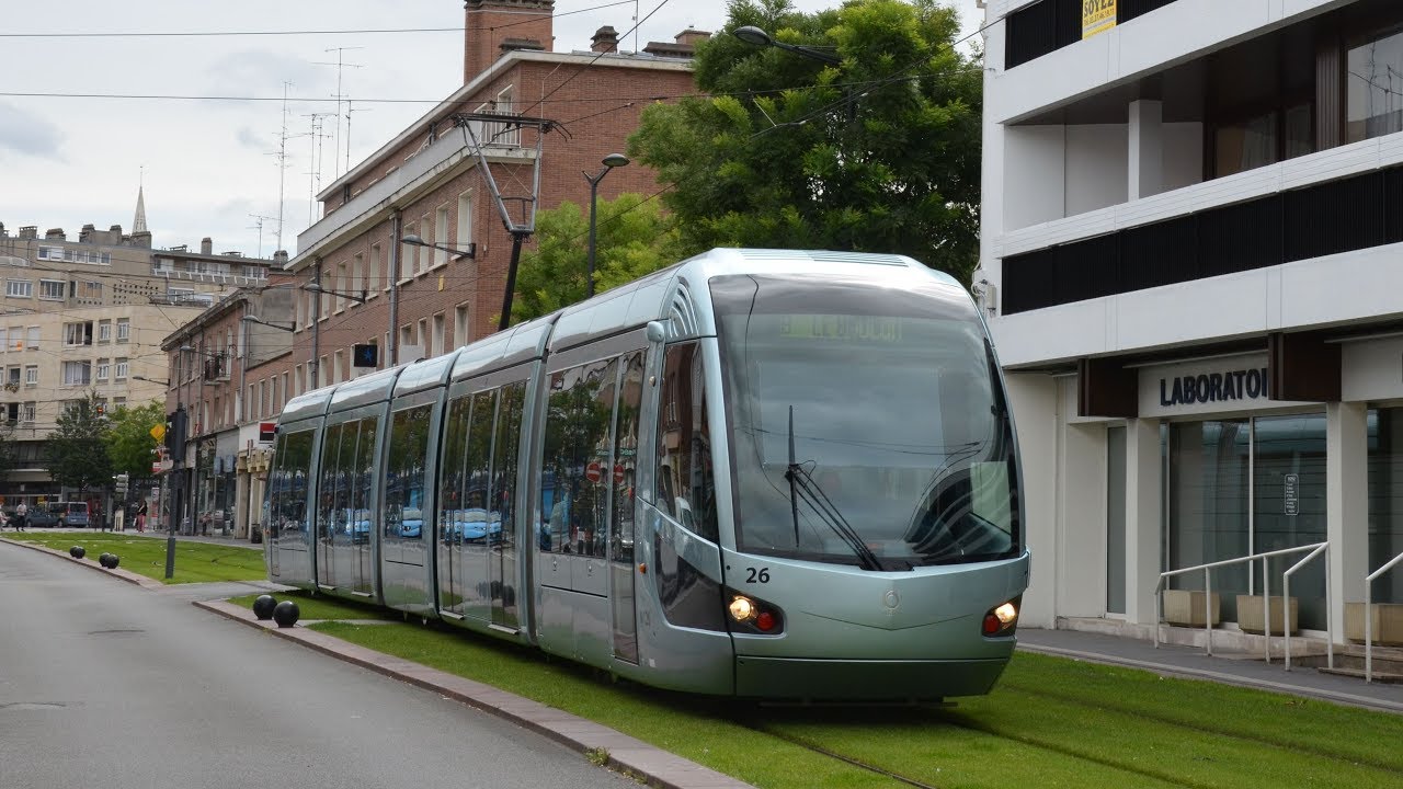 [Valenciennes] Alstom Citadis 302 (croisement) - Gare (Ligne A)