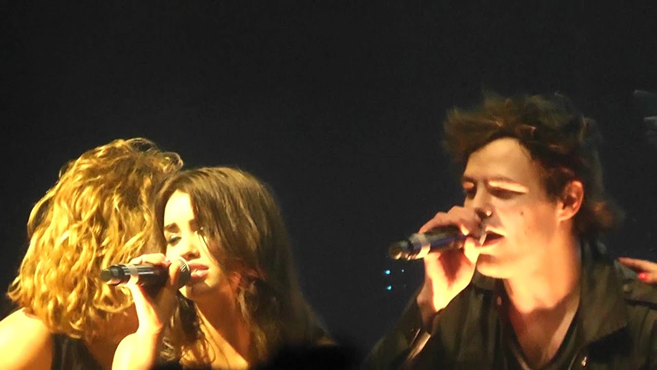 11. LAS CHICAS HABLAN DE LOS CHICOS - MIRAME MIRATE - TEEN ANGELS GRAN REX 2011