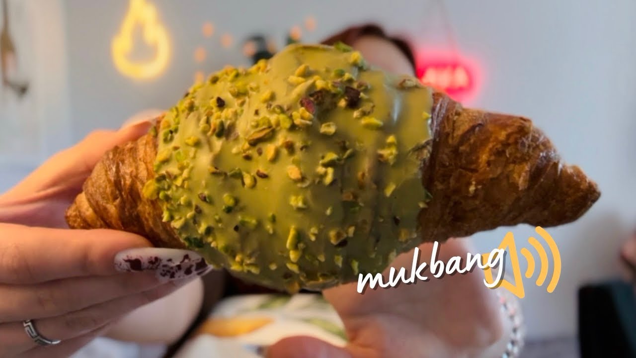ASMR | Eating the croissant for breakfast🤤🥐 Enjoy soft and crunchy mouth sounds | Mukbang #asmr 
