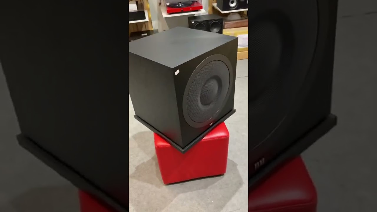 ELAC Sub3030 by มนตรี โคราช