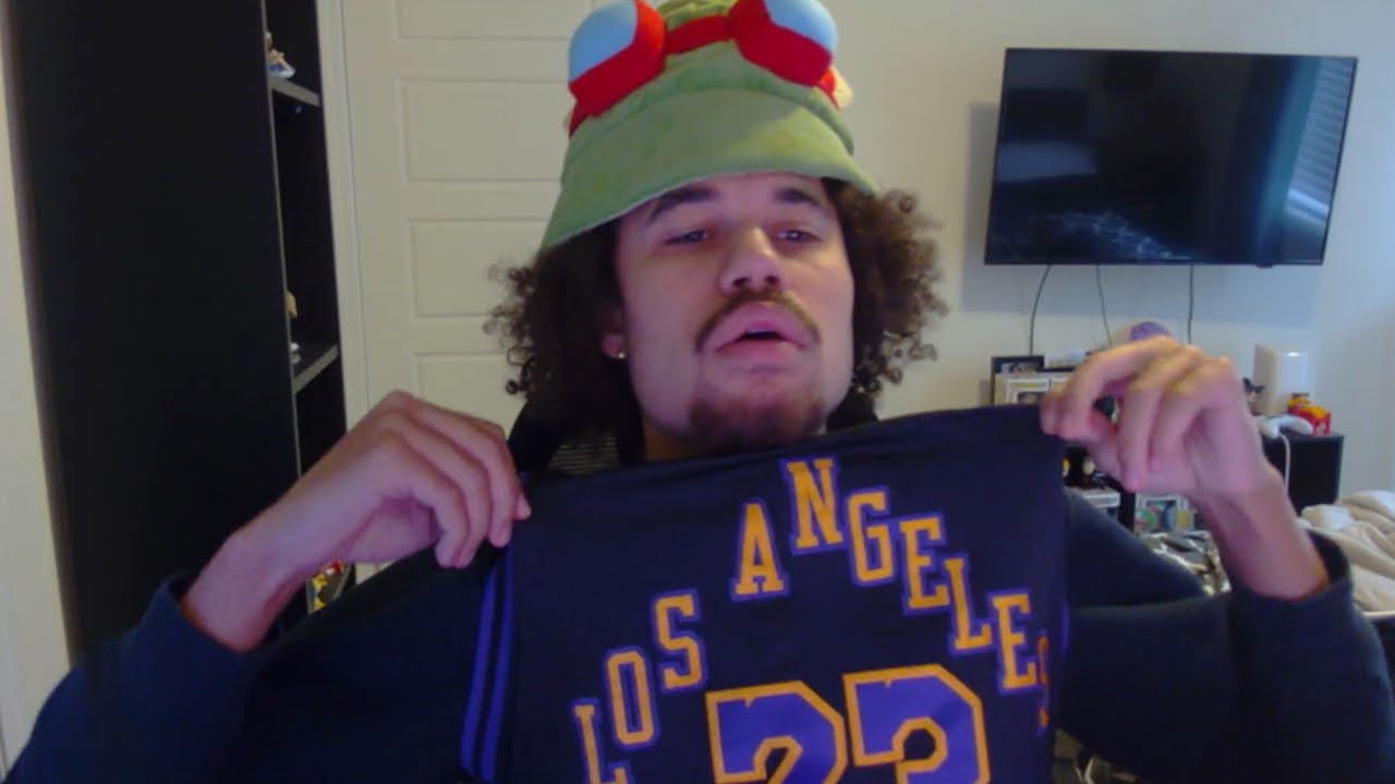 is it easier to kill faker or score on lebron?