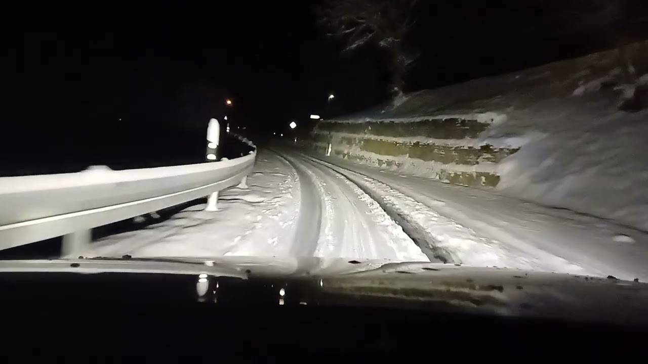 Mercedes-Benz s212 E350cdi 4matic in snow