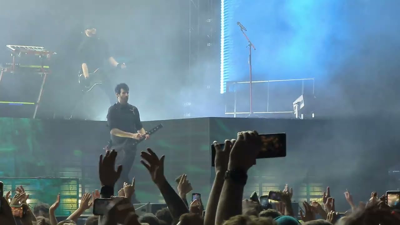 Pendulum - The Island Pt. I (Live at Alexandra Palace)
