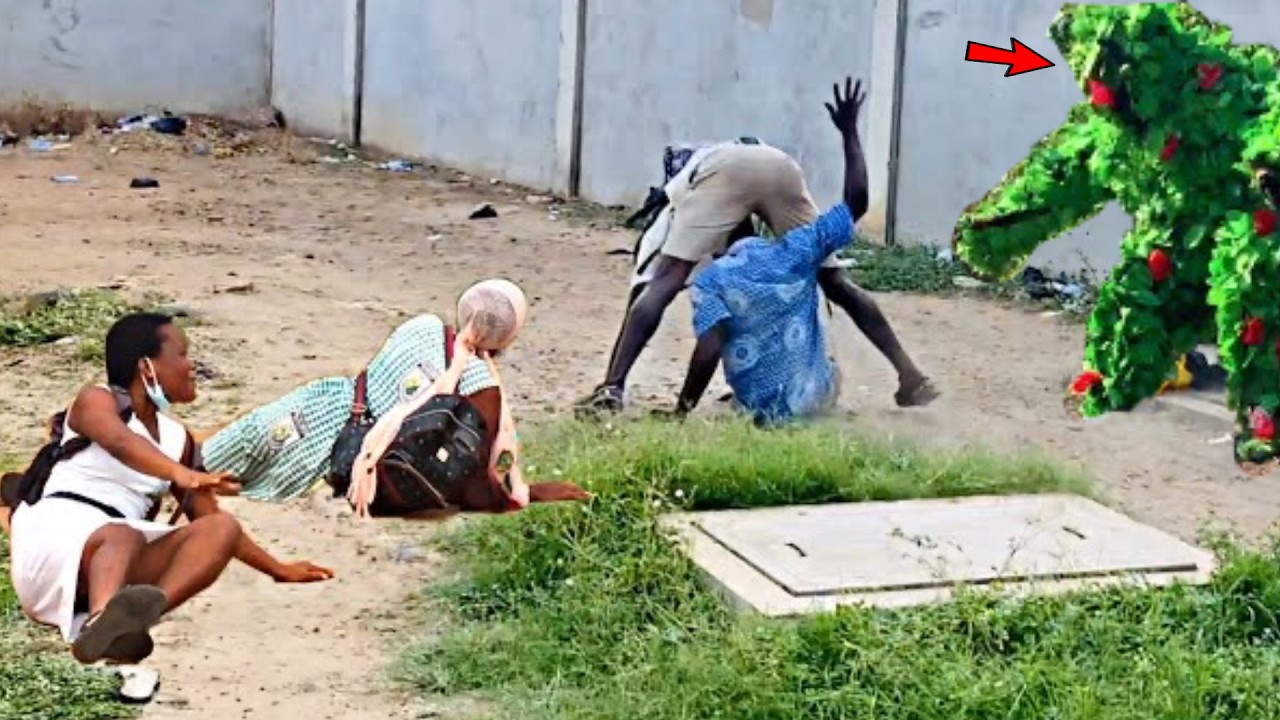 They Could have Fainted from the Frights : Trashman Prank