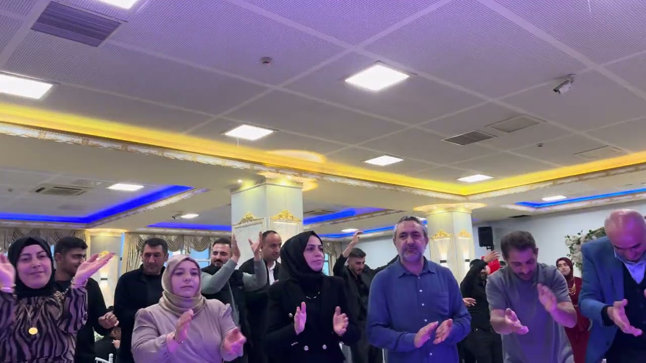 GELENEK YAŞIYOR! HALAYLA BİRLİK VE COŞKU BİR ARADA 🎶 