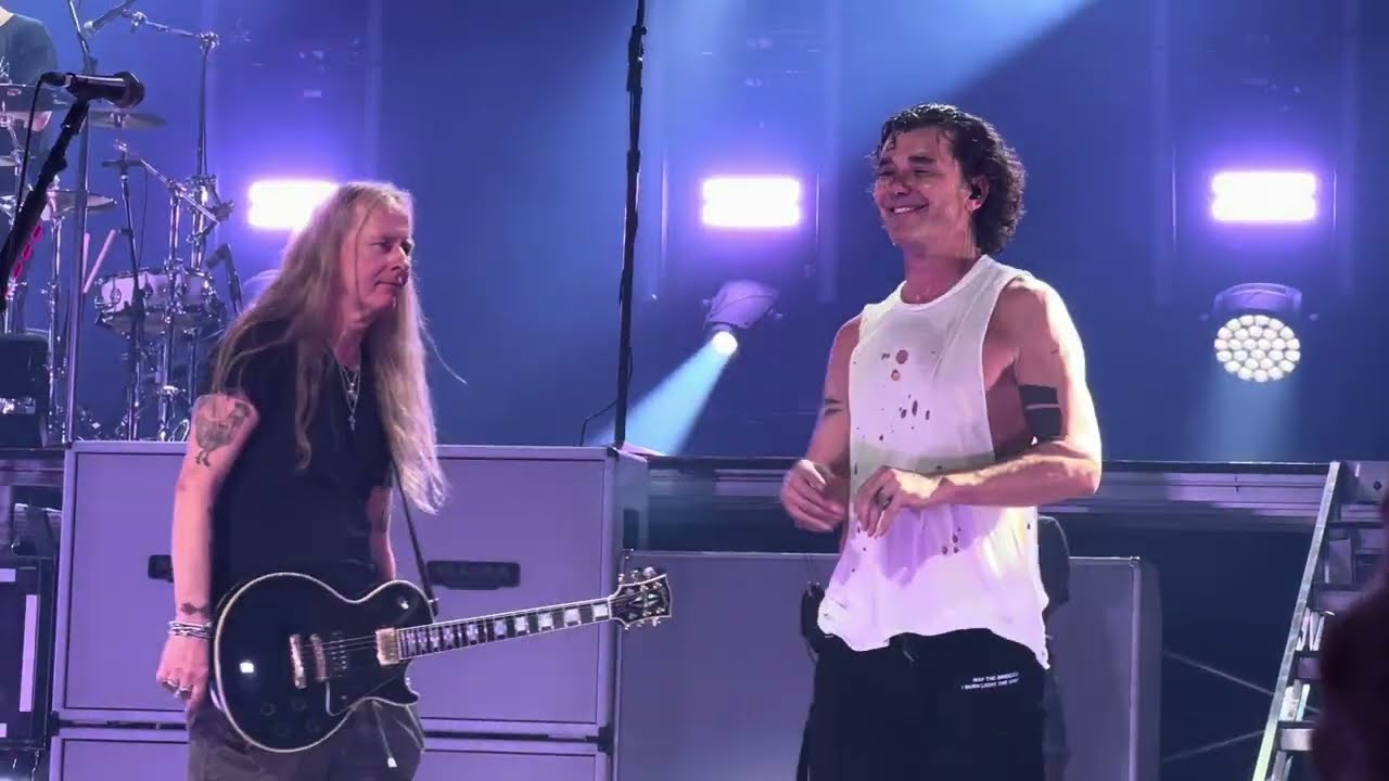 Gavin Rossdale with Jerry Cantrell & BUSH - Comedown - live