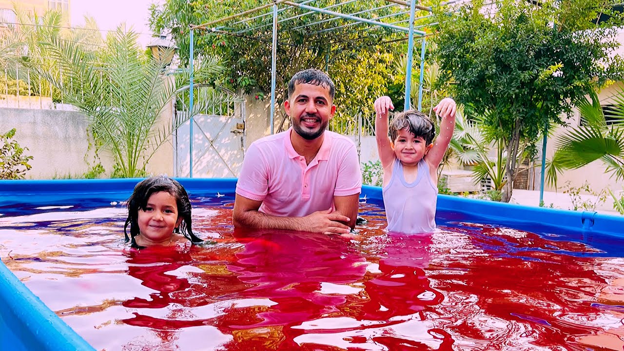 غيرنا لون بركة السباحة 🏊‍♂️ عملنا تحديات داخل البركة