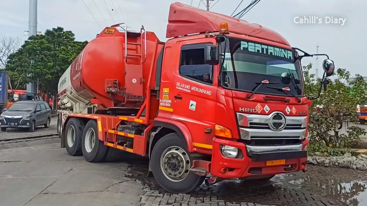 Hunting Truk di Kandangnya Truck Pertamina Pintu Belakang Terminal BBM Perak Surabaya