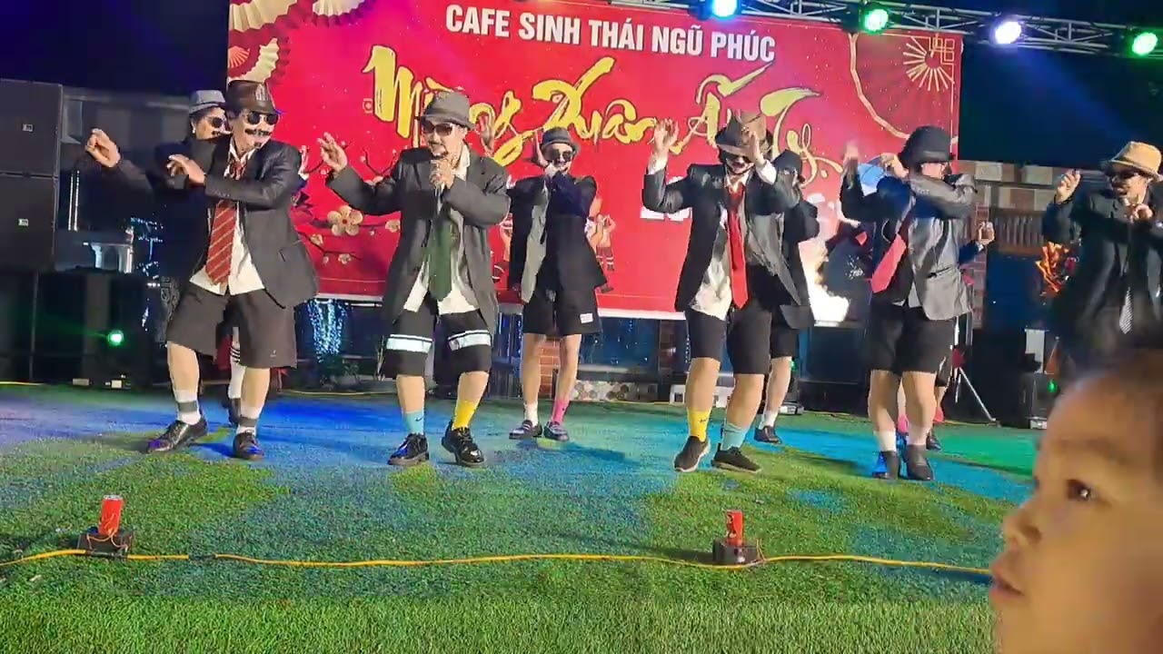 Chỉ riêng mình ta .Nhóm múa Phố Vàng .Mừng nguyễn