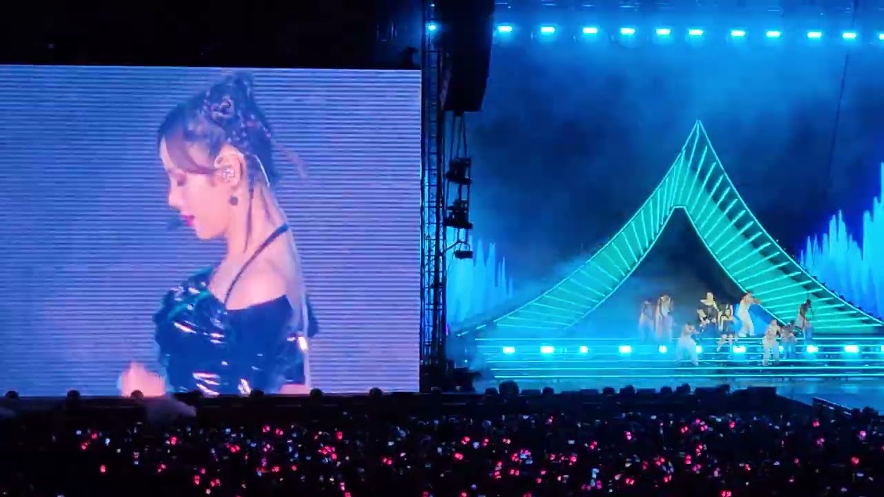 PRETTY SAVAGE by #BLACKPINK - Born Pink World Tour - San Francisco -  August 2023