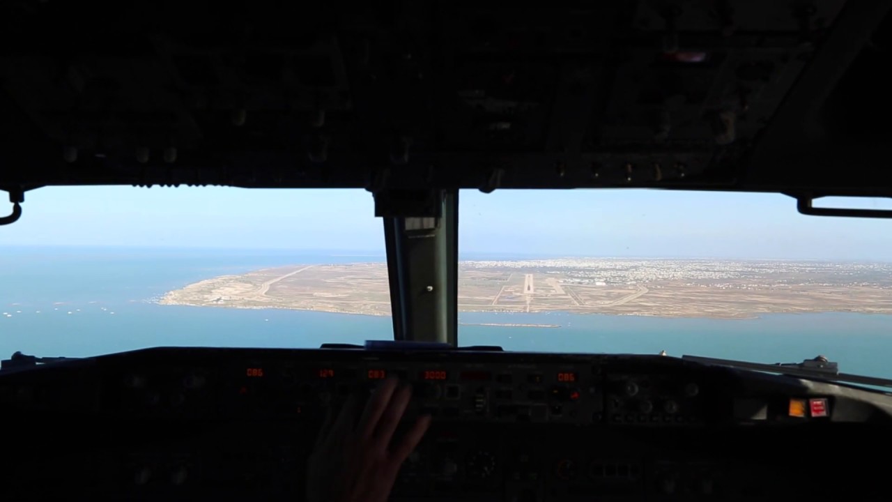 Tunisia AMAZING LANDING inside COCKPIT / Tunisie Tunis air Atterrissage dans le cockpit Boing 737