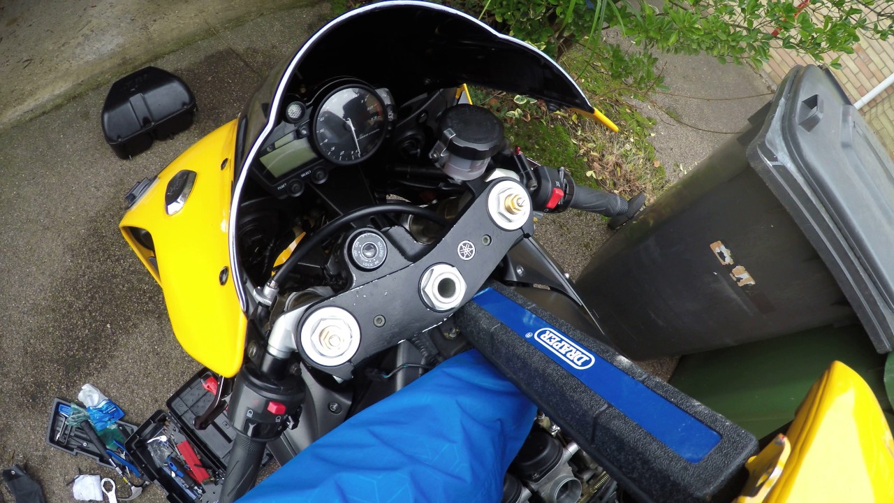 Yamaha R1 5PW spark plugs replacement part 2